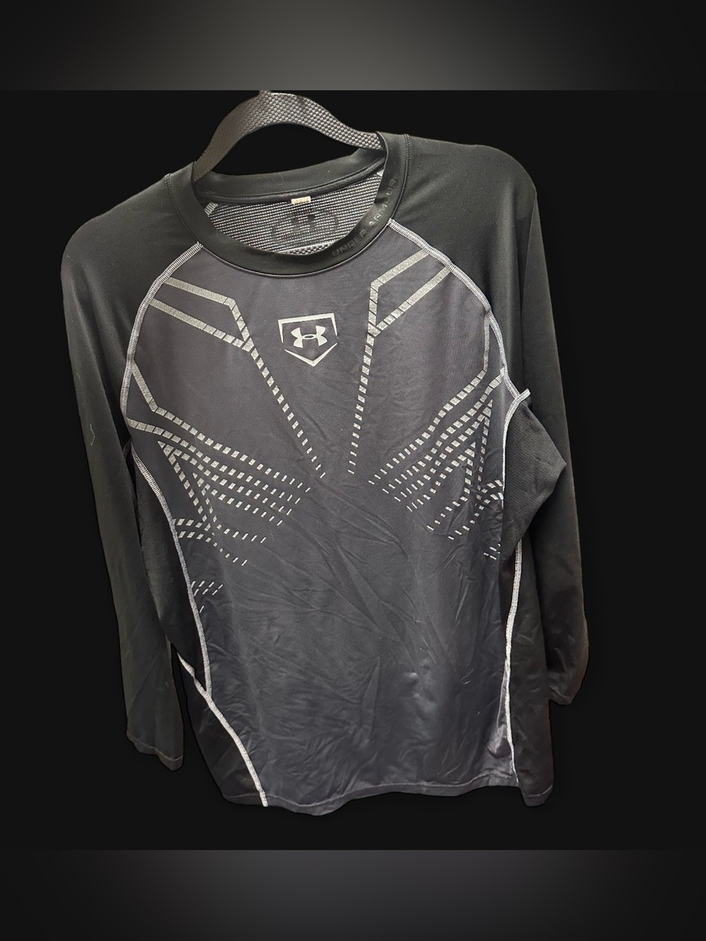 Under Armour Men’s Black Long-Sleeve Performance Shirt